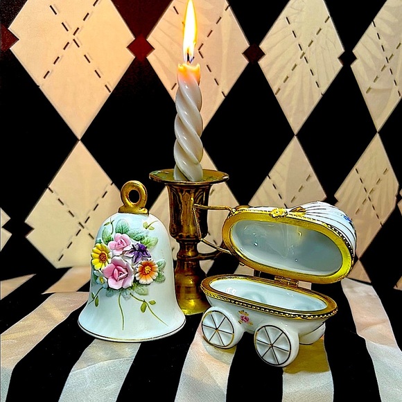 Porcelain Floral Set – Baby Carriage Trinket Box & Bell with 3D Flowers - Picture 7 of 8